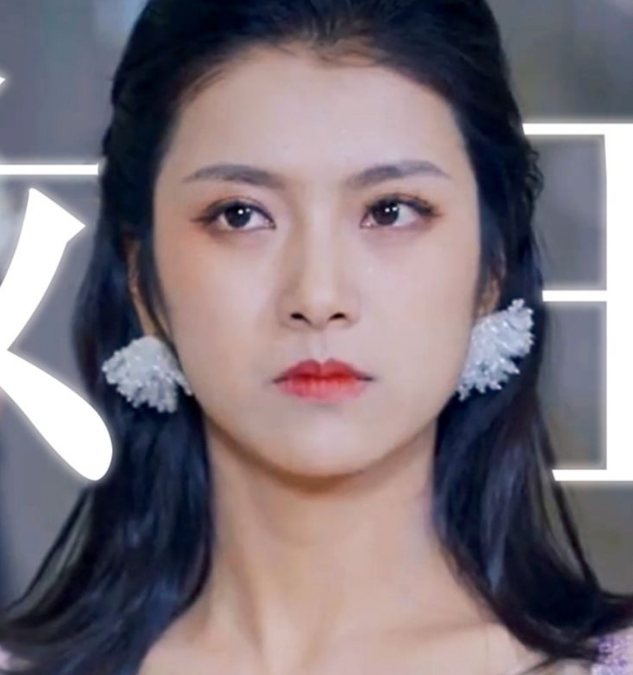 万亿女王惹不起海报